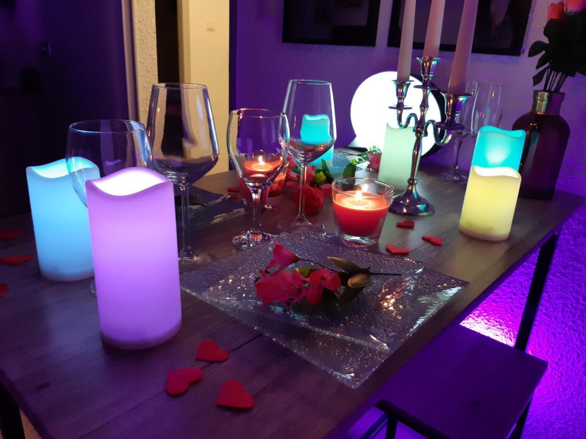 Luxe Sauna Privatif Et Grand Bain Jacuzzi A Deux A Biscarosse Plage Pour Nuit Romantique Avec Decoration Led Et Bougies ビスカロッス エクステリア 写真