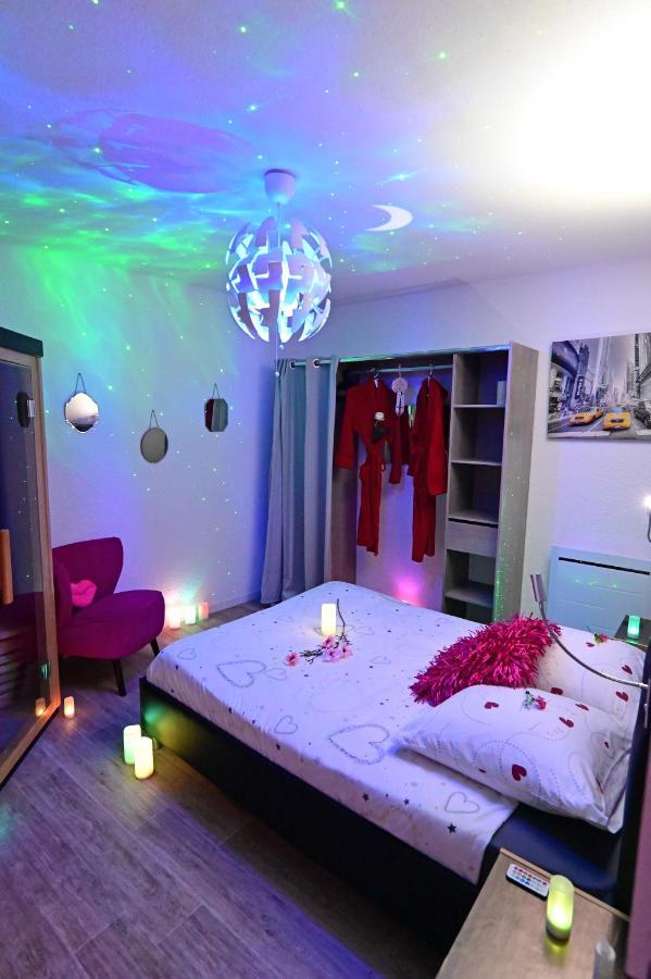Luxe Sauna Privatif Et Grand Bain Jacuzzi A Deux A Biscarosse Plage Pour Nuit Romantique Avec Decoration Led Et Bougies ビスカロッス エクステリア 写真