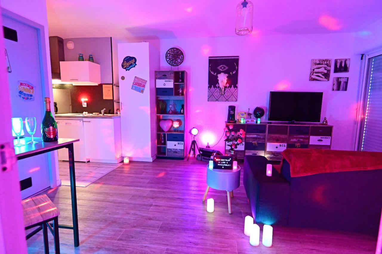 Luxe Sauna Privatif Et Grand Bain Jacuzzi A Deux A Biscarosse Plage Pour Nuit Romantique Avec Decoration Led Et Bougies ビスカロッス エクステリア 写真